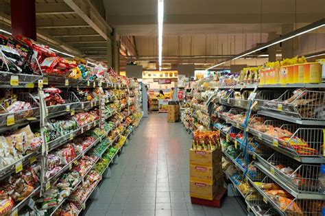 Programul magazinelor de Crăciun 2024 Ce ore vor avea supermarketurile