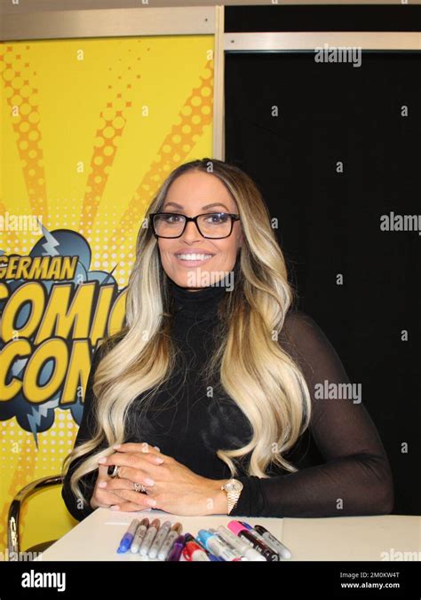 Trish Stratus Auf Der German Comic Con Winter Edition In Der Messe