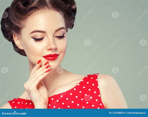 Vintage Pin Up Makeup