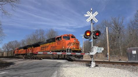 Perrine Street Bnsf Railroad Crossing Centralia Il Youtube