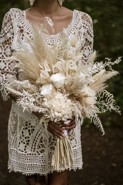 Brautstrauß aus Trockenblumen Romantic Boho