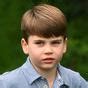 Prince Louis tiens à la messe de Noël le fils de Kate Middleton et