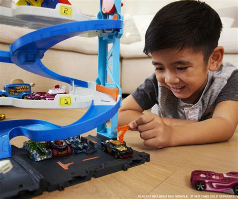 Детска играчка Hot Wheels Стартов комплект в трансформираща се кула КОМСЕД