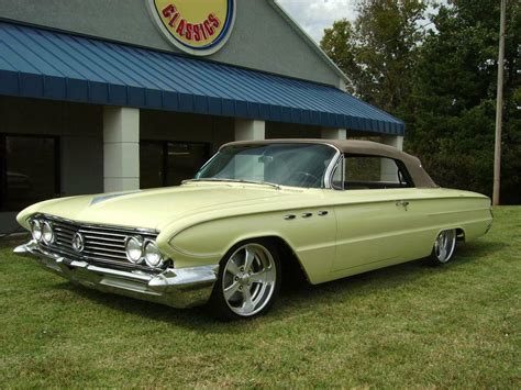 1961 BUICK LE SABRE CUSTOM CONVERTIBLE