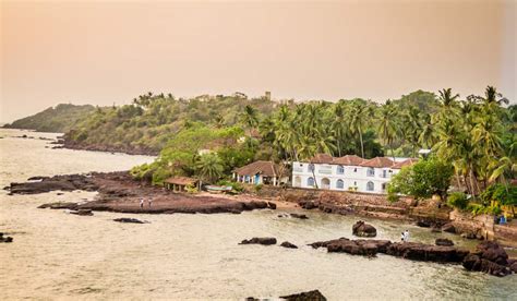 Dona Paula Beach in Goa - Beach Hut, Resort & Hotels Near Dona Paula Beach Goa