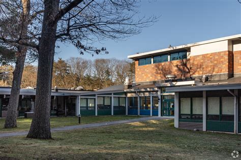 Woodland Elementary School In Weston Ma