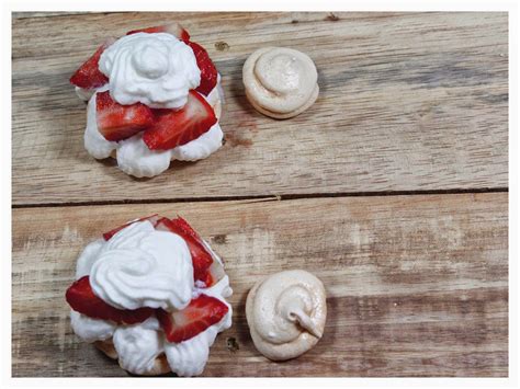 Mini Pavlove Fragola E Panna The Bluebird Kitchen