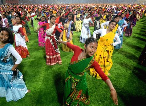 Free Photo Traditional Bihu Dancers Of Assam Performing During The