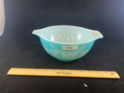 Vintage Pyrex Amish Butterprint Cinderella Bowl Turquoise Blue