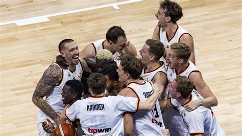 Basketball Wm Deutschland Schl Gt Serbien Im Finale Und Holt