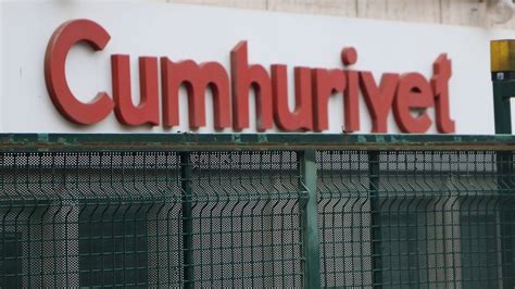 Cumhuriyet Gazetesinde Sular Durulmuyor Ki I Istifa Etti Serkan