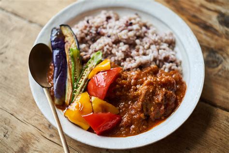 夏野菜の甘酒チキンカレーのレシピ・作り方 ふたりごはん