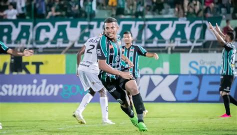 Maringá FC goleia Galo Maringá por 3 a 0 em estreia do Campeonato