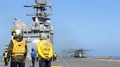 Us Navy Helicopter Crashes Off San Diego Coast