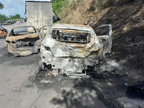 Engavetamento Envolvendo Ve Culos Deixa Feridos E Destrui O Na Br