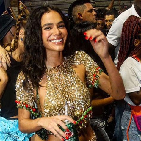 Pin De Maria Das Em Bruna Maquezine Em Bruna Marquezine Carnaval