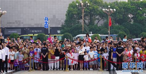 超燃！南昌八一广场举行升国旗仪式 新华网