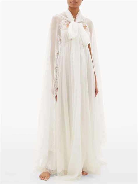 22 Best Bridal Capes of 2021
