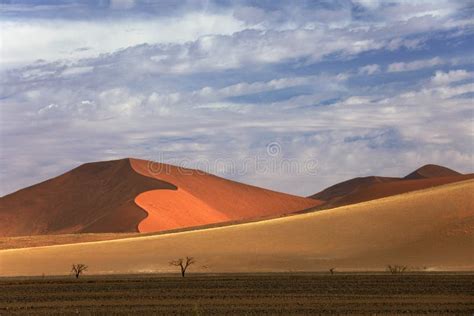 Paisagem Da Nam Bia Grande Duna Laranja C U Azul E Nuvens