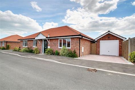 Clacton On Sea 3 Bed Bungalows For Sale Buy 3 Bed Houses In Clacton