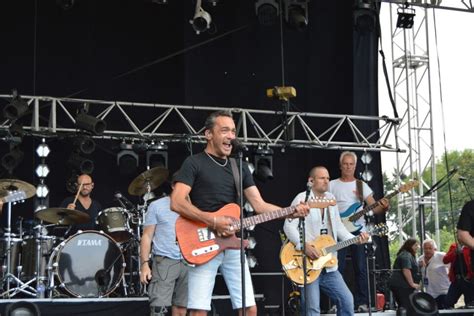 PHOTOS Guingamp Jean Baptiste Guégan la voix de Johnny Hallyday va