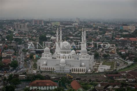 MASJID HADIAH PRESIDEN UEA UNTUK PRESIDEN JOKOWI ANTARA Foto