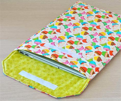 Diy Laptop Sleeve Tutorial From Fabric Crafty For Home