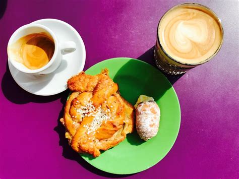 Guide To Fika ⇒ Unveiling The Swedish Coffee Break Ritual