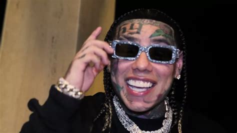 6ix9ine Gooo Official Music Video Ropa Moda Marca Look Y Estilo