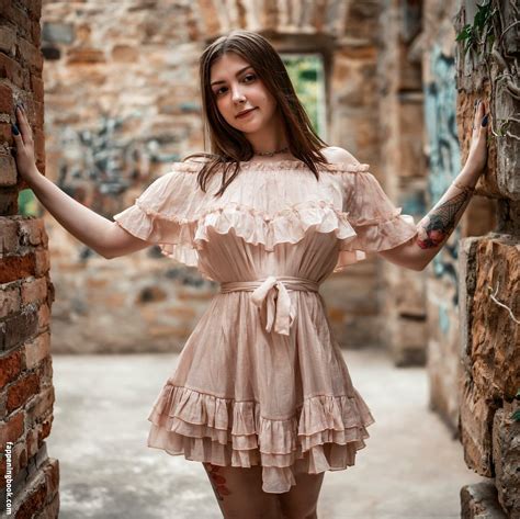 Aliselis Nude OnlyFans Leaks Fappening FappeningBook