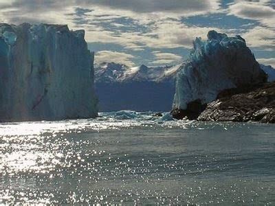 El agua nace pura y fresca como la risa de Anachué El agua nace pura