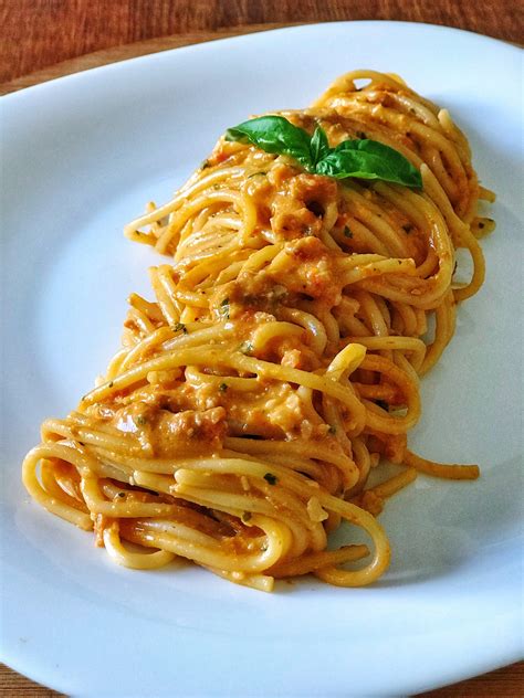 SPAGHETTI AL PESTO DI POMODORI SECCHI Ilpugliesechecucina