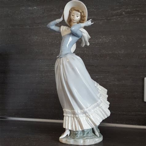 Lladro Figurine Of A Young Lady 36 Cm Catawiki