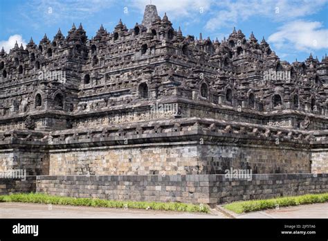 Borobudur Is World S Biggest Buddhist Temple That Recognized As World