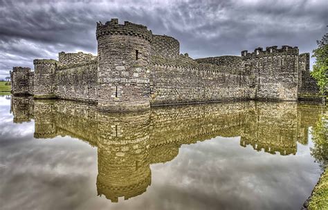 Beaumaris Castle | HDR creme