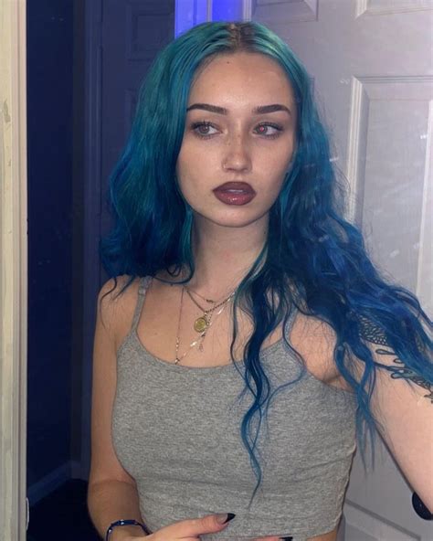 Fall Grunge Makeup Inspo In 2023 Blue Hair Aesthetic Hairdos For Curly Hair Blonde And Blue Hair