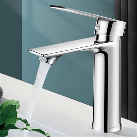 Jual Brass Core Modern Bathroom Sink Faucet Chrome Copper Alloy Single Handle Deck Mounted Hot