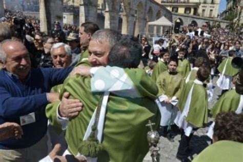 SCOPPIA UN FOCOLAIO TRA I LAURETANI A RISCHIO LA MADONNA CHE SCAPPA