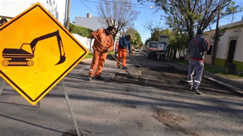 Realizan Tareas De Bacheo En Bajada Grande Y Calle Sarmiento Elonce