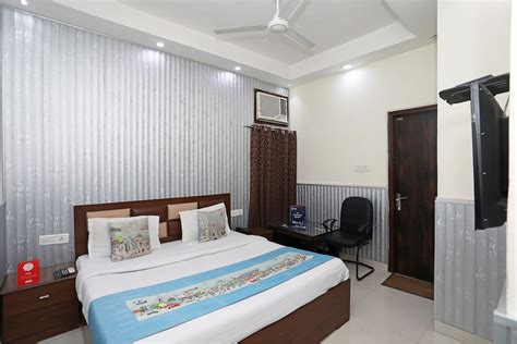 Oyo Hotel Golden Park Near Dwarka Sector 9 Metro Station Oyo रूम्स