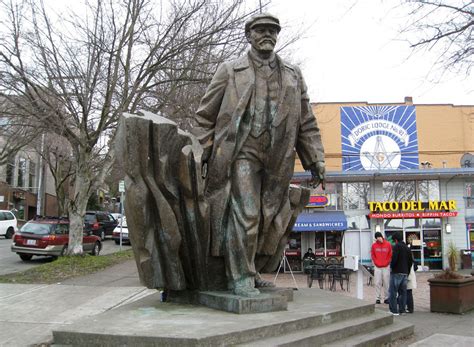 Привычные нам памятники в США | Пикабу