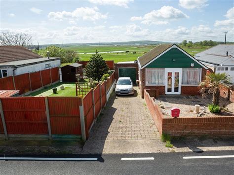 2 Bed Detached Bungalow For Sale In Faversham Road Seasalter Ct5 £