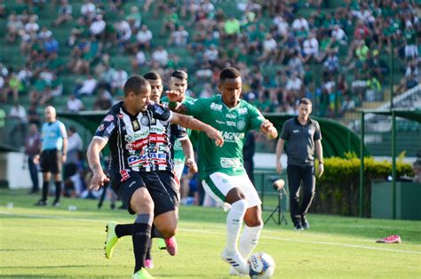 Guarani Bate O Operário Pr E Se Aproxima De Permanência Na Série B