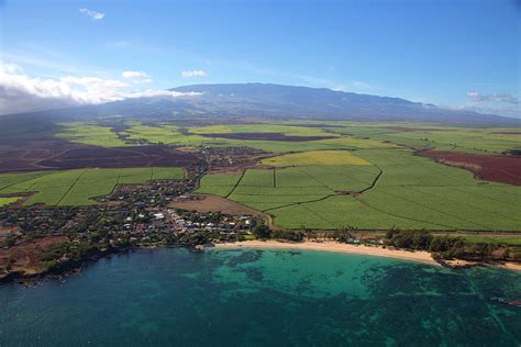 Paia, Maui, Hawaii Photograph by Douglas Peebles