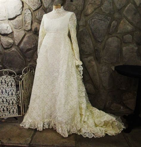 Vintage 1960s Lace Wedding Gown Gem