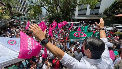 Rómulo Presidente Roux se postula en carrera hacia la presidencia de