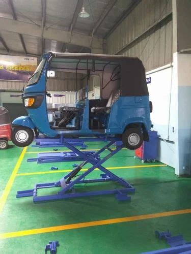 Garage Scissor Lift Working Height Feet At In Pune Id