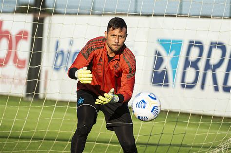 Flamengo Tem Desfalques Para O Jogo A Chapecoense R Dio Globo