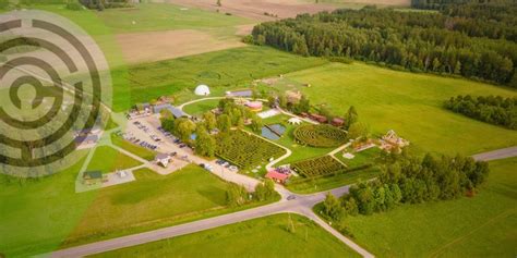 Labirintų Pramogų Parke Atidarytas Kukurūzų Labirintas