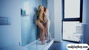 Amanda Y Tracey Follando Con Un Consolador Azul Xvideos